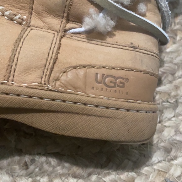 UGG Catalina boot size 5- fits like a 5.5-6 - Picture 2 of 5